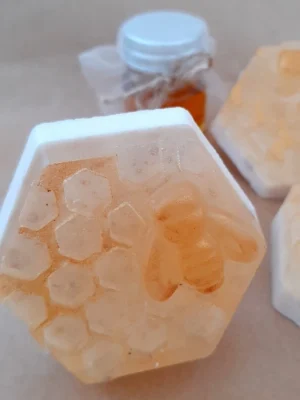 7b46e0f108a069572baf5033f978558c.webp Organic Honey Oat Vanilla Soap 70g | Halal Handmade Goat Milk Soap | Face Care Doorgift for Events & Weddings