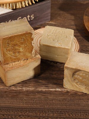 H054aa8eaee2147d58bba0eb0b4f7fab7N.jpg Wholesale Laurel Berry Oil Olive Soap | Natural Handmade Soothing Soap for Sensitive & Problem-Prone Skin | Gentle Skin Care Bar